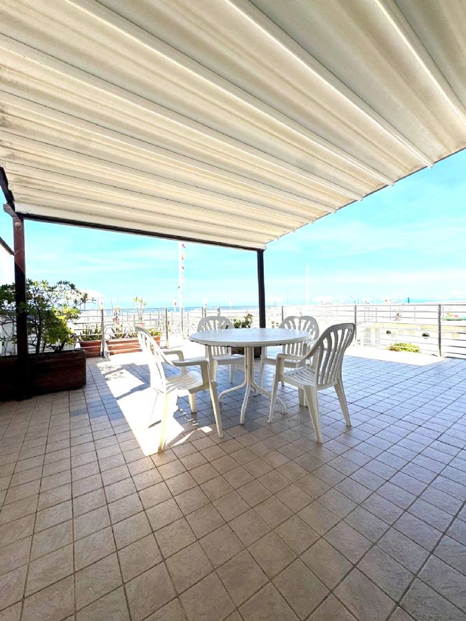 Lido di Camaiore appartamento in stabilimento balneare