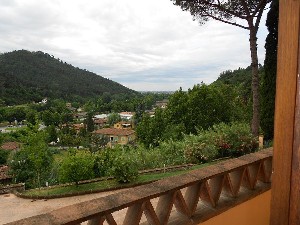 Camaiore, Elegante villa in collina, vista mare :   с садом  frati Camaiore