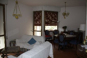 Lido di Camaiore, zona Benelli, quarto piano : appartamento In affitto e vendita  Lido di Camaiore