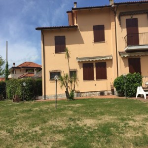 Tonfano, Villa Bifamiliare a un km dal mare : villetta a schiera In vendita  Pietrasanta