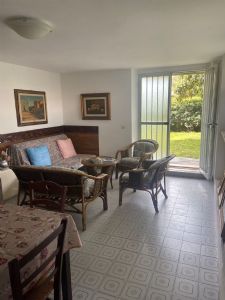 Appartamento al piano terra con posto auto e spazio esterno  : appartamento In vendita  Lido di Camaiore