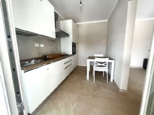 Appartamento in stabilimento balneare con piscina e posto auto  : appartamento In affitto  Lido di Camaiore