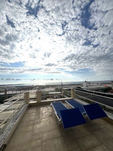 Viareggio, Attico vista mare (5 Pax) : attico In vendita  Viareggio