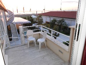 Lido di Camaiore appartamento sul mare (6/8PAX) : apartment  to rent  Lido di Camaiore