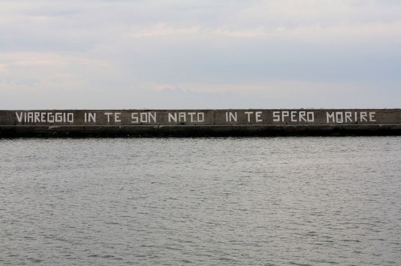 Viareggio, Passeggiata cedesi licenza negozio